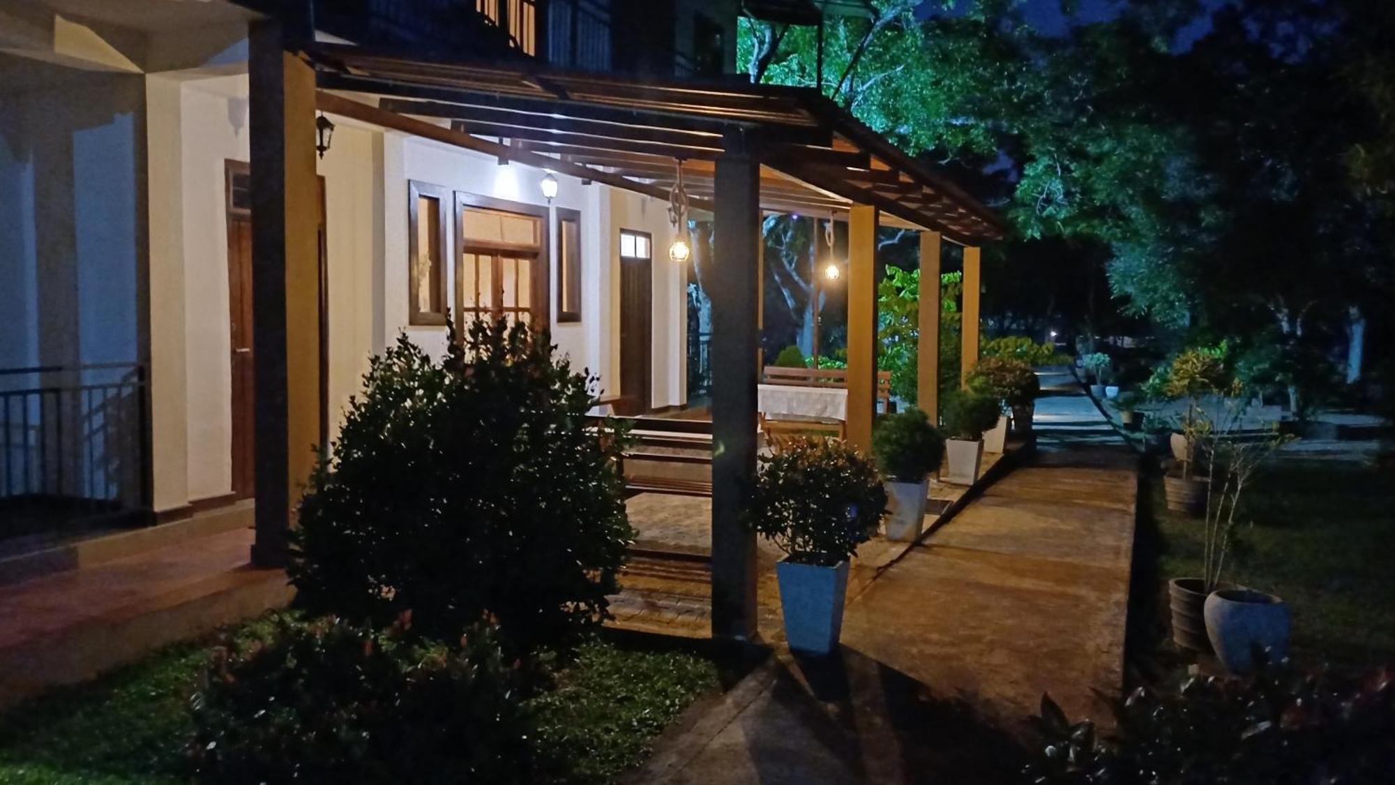 Forest Edge Villa Anuradhapura Esterno foto